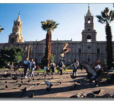 Destino Turístico: Arequipa - Lima, Perú