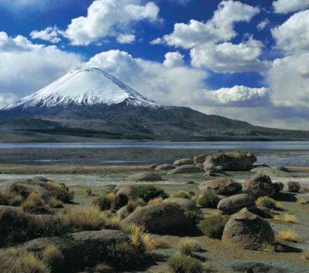 Volcán Parinacota, Lago Chungará
