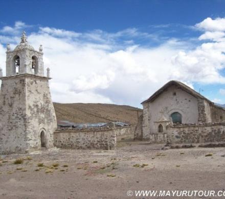 Iglesia de Guallatire
