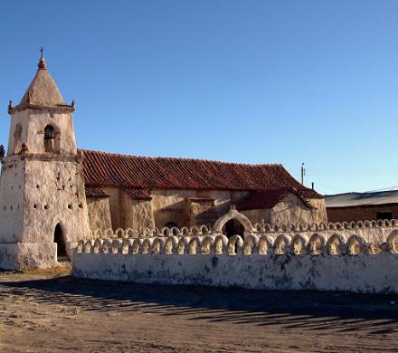 Iglesia de Guallatire